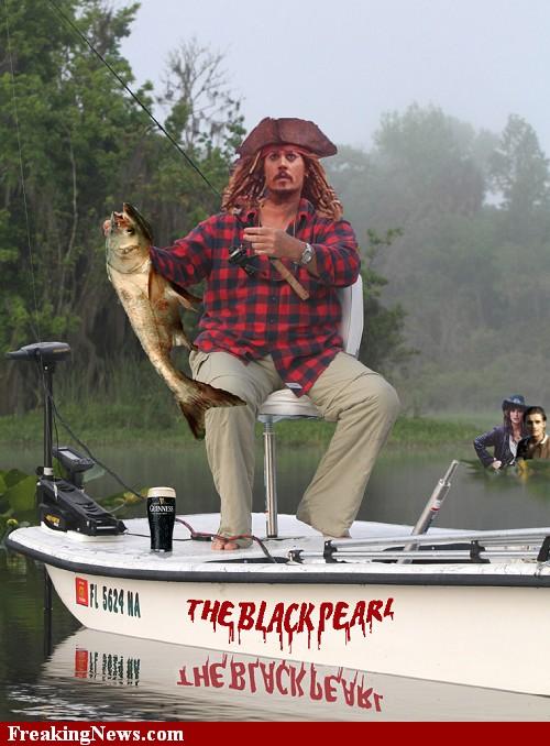 Diverse - pirate-jack-sparrow-on-fishing-vacation---91038.jpg